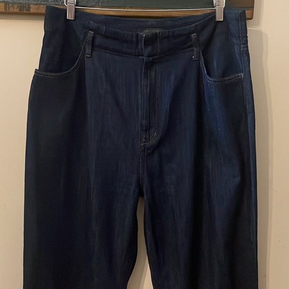 2/$25 Uniqlo Dark Wash Relaxed Fit Cut Off Jeans Size 32 - Picture 2 of 16